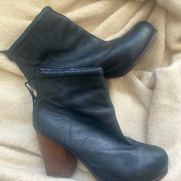 Black Jeffrey Campbell booties - Picture 1 of 2